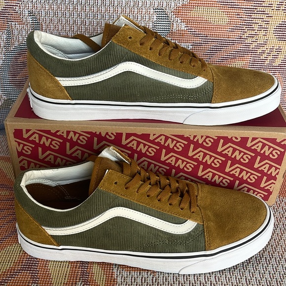 Vans WMNS Old Skool
Mini Cord Green/Brown
VN000ZNIT20A
Sneakers - Picture 3 of 16